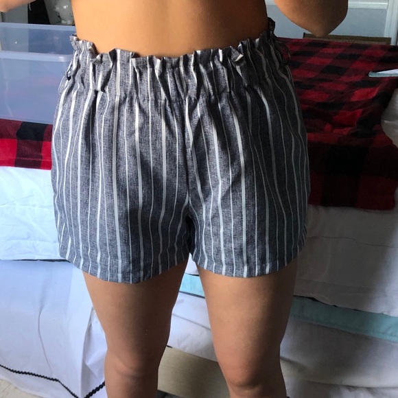 SHEIN Pants - cute dressy shorts